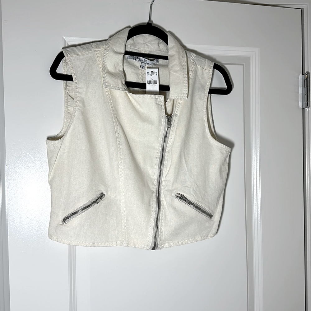 Wet seal women’s ivory linen sleeveless motorcycle vest size large